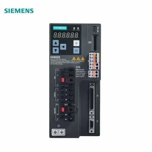 6SL3210-5FE10-8UA0, Siemens, SINAMICS V90, Input voltage: 380-480 V 3 A -15%/+10% 2.6 A 45-66 Hz Output voltage: 0 – Input 2.1 A 0-330 Hz Motor: 0.75 kW