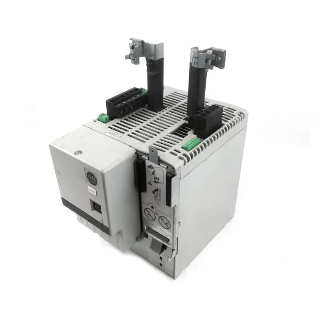 2094-BC07-M05-M, Allen Bradley, Servo, Kinetix 6200, voltaje de 460 voltios (CA),  potencia, 22 kW y una corriente de salida de 45 amperios.