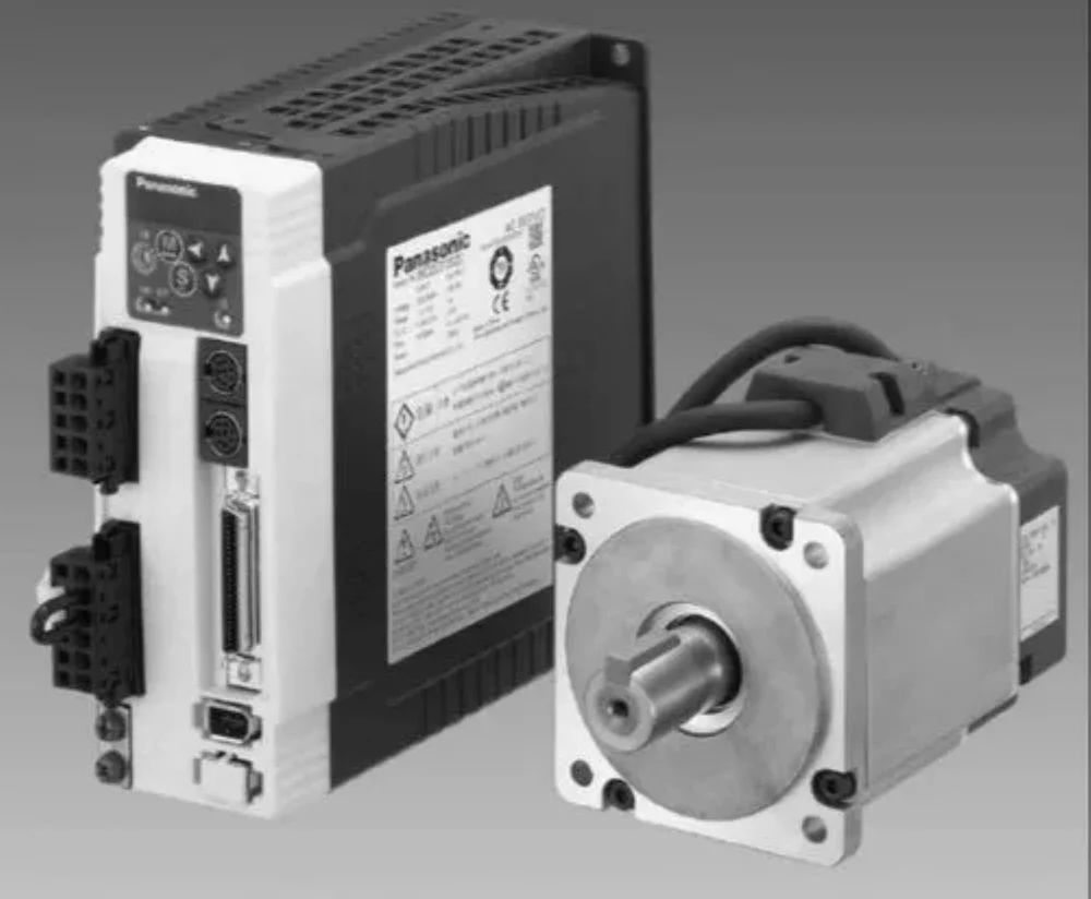 MSMF042L1V2M, Panasonic, MINAS A6 , Servomotor de CA, 50 W to 22 kW, AC 100 V/200 V/400 V, 23