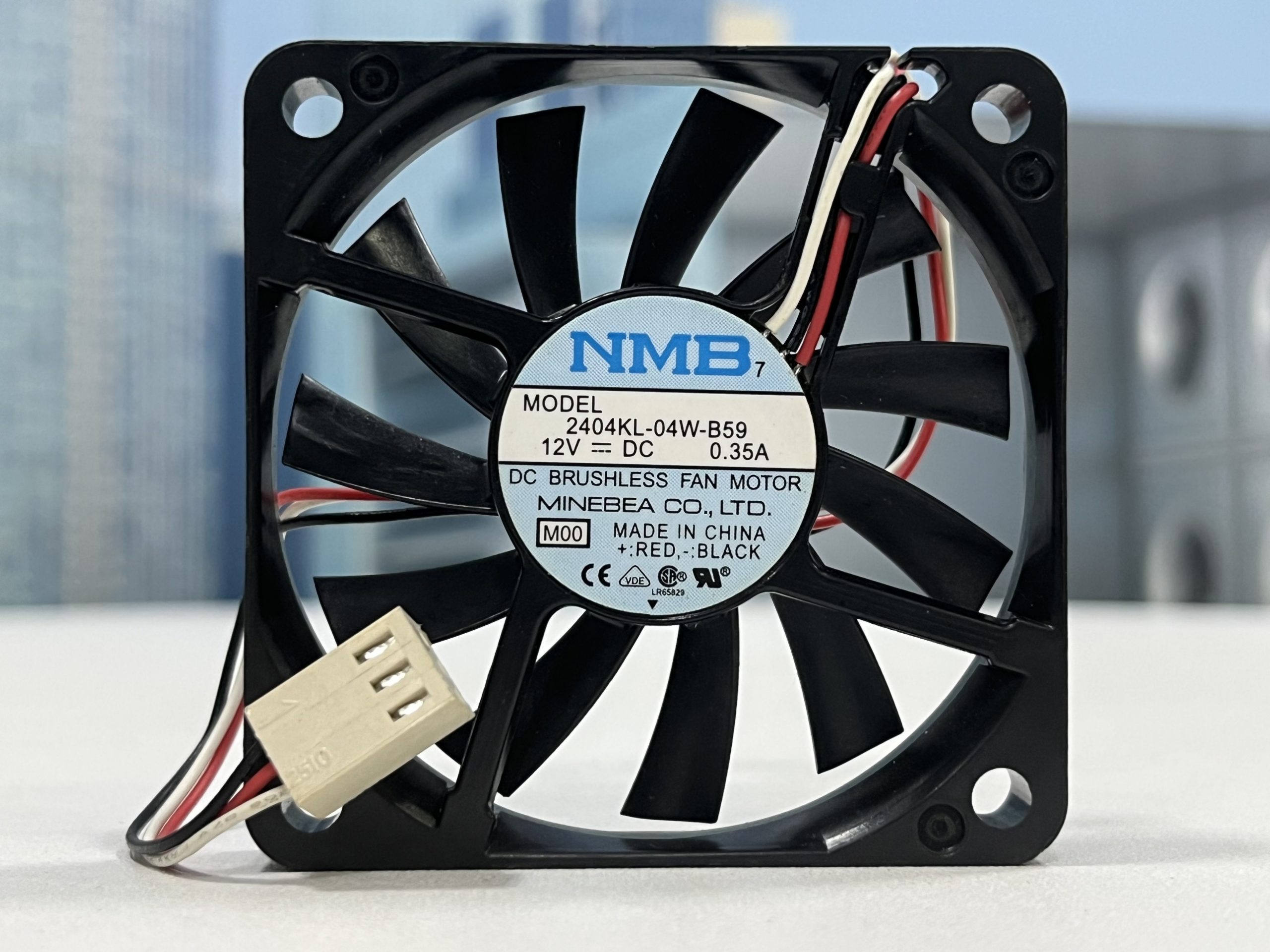 2404KL-04W-B59-B00, NMB TECHNOLOGIES Ltd, Ventiladores tangenciales, CC DC, Tubeaxial Fan, 60x60x10mm, 12VDC, 19CFM, Rib, 3 Wire,Sensor de rotyor, bloqueado