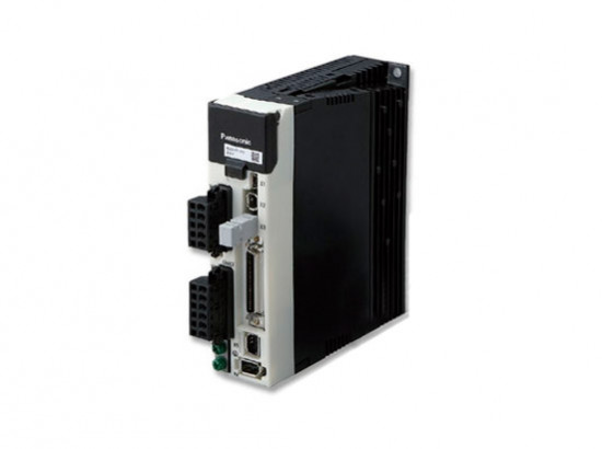 MFDHT5440, PANASONIC, MINAS A5, SERVO, control de posición, velocidad y par, con función de desconexión de par de seguridad (STO), 3 kW, 3 x 400 V CA