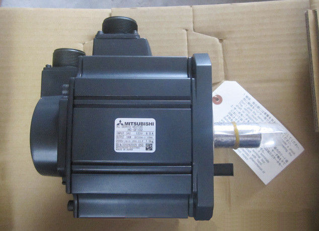 HC-SFS102K, Mitsubishi Electric, Servomotor rotativo de CA sin escobillas con eje con chavetero, 6 AMP, 123 V, 1 KW, 2000 RPM.